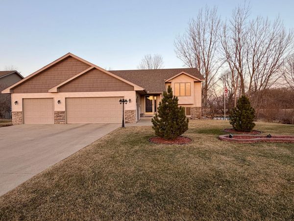 1005 12th Street SE, Waseca, MN 56093