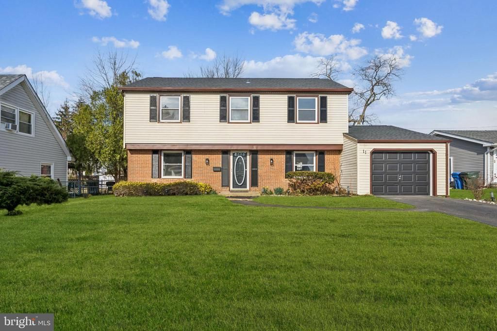 11 Buckeye Lane, Willingboro, NJ 08046 Main Photo