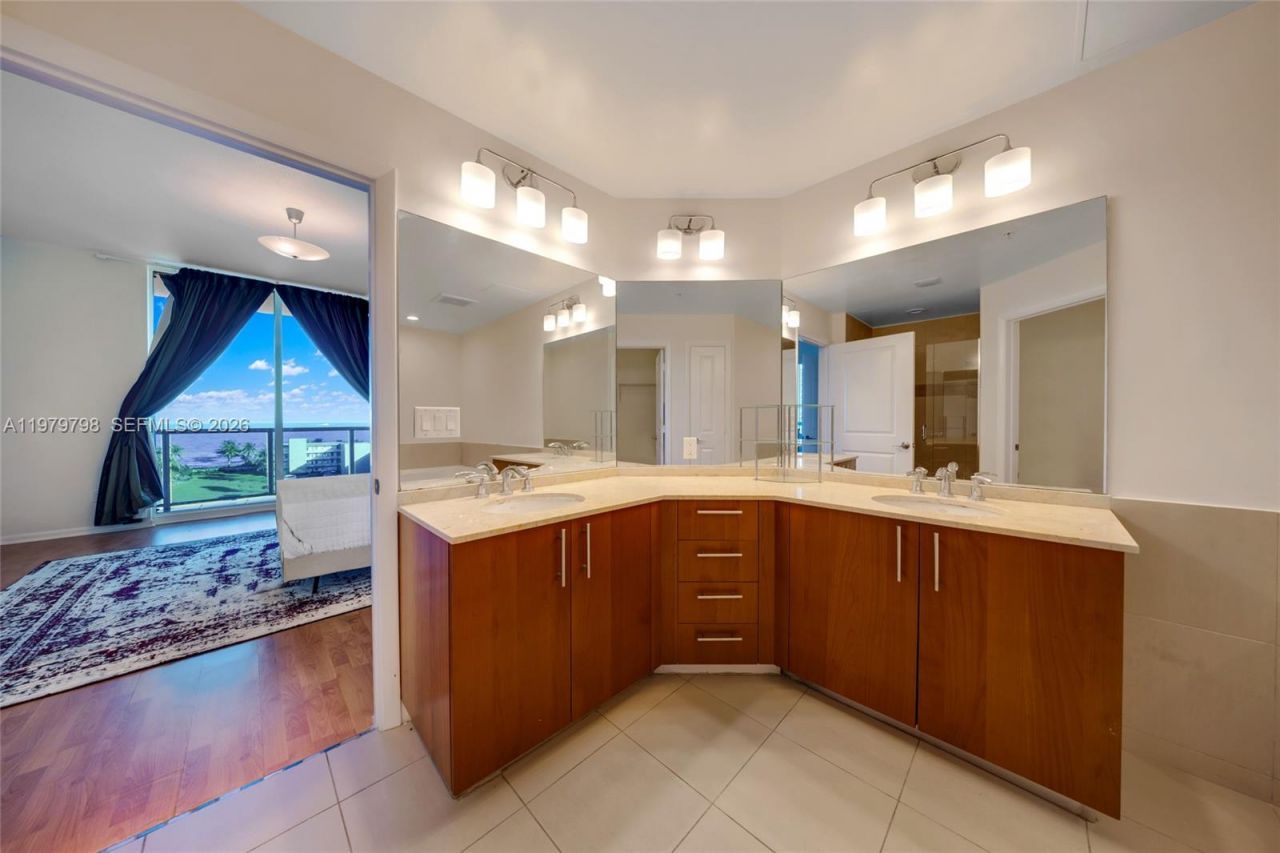 1945 S Ocean Dr , Unit 714, Hallandale Beach, FL 33009 Photo