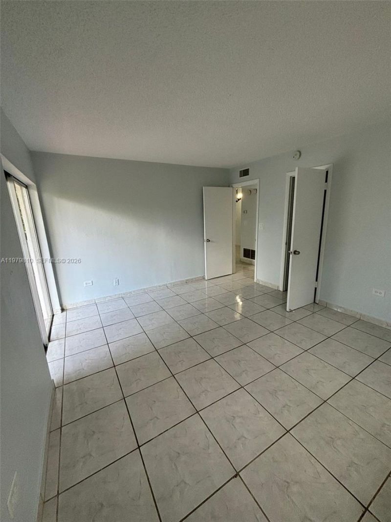 8101 SW 73rd Ave, Unit 28, Miami, FL 33143 Photo