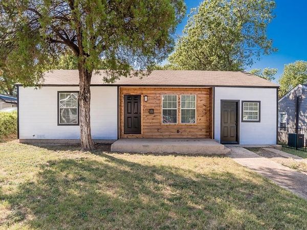2412 Spiller Street , Fort Worth, TX 76105