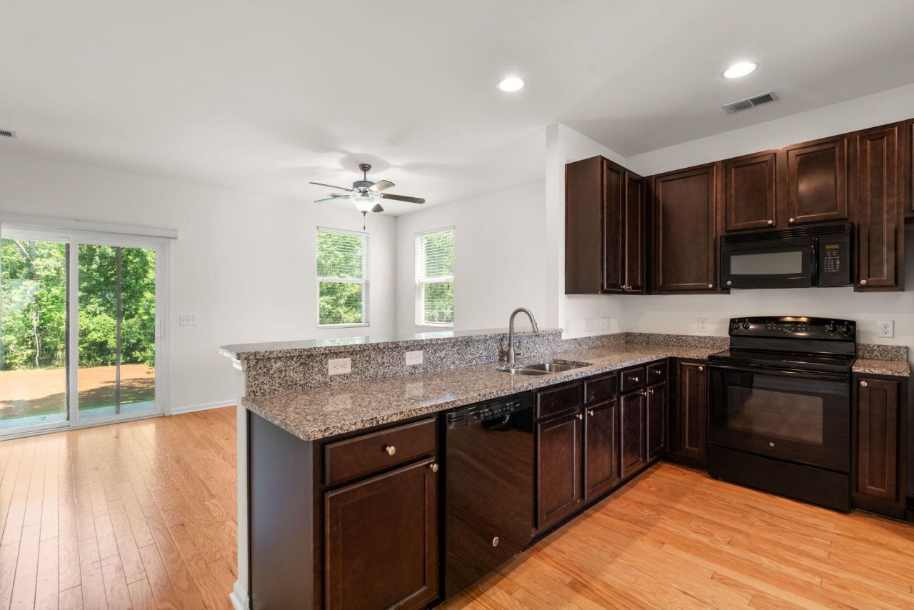 9079 Parlor Drive Photo 10