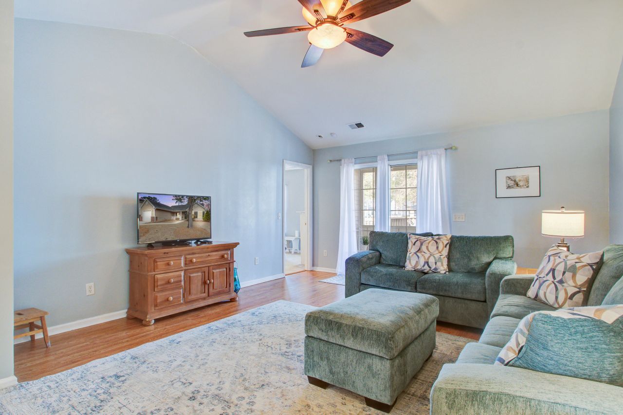 106 Mcgrady Drive Photo 9