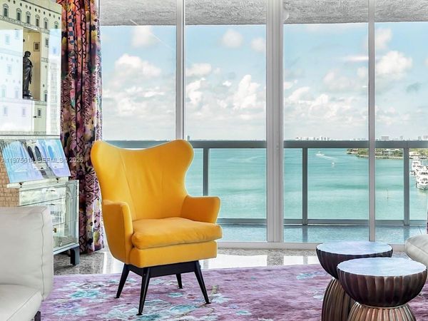 10 Venetian Way, Unit 904, Miami Beach, FL 33139