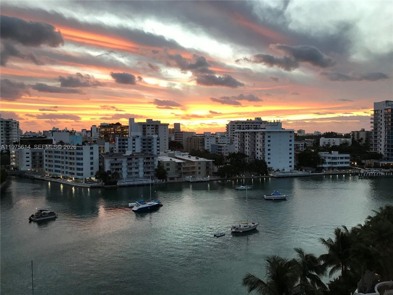 10 Venetian Way, Unit 904, Miami Beach, FL 33139 Photo