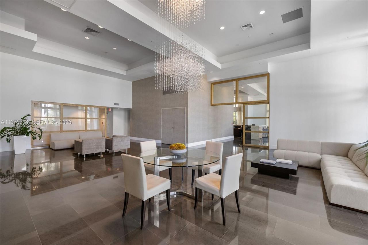 10 Venetian Way, Unit 904, Miami Beach, FL 33139 Photo