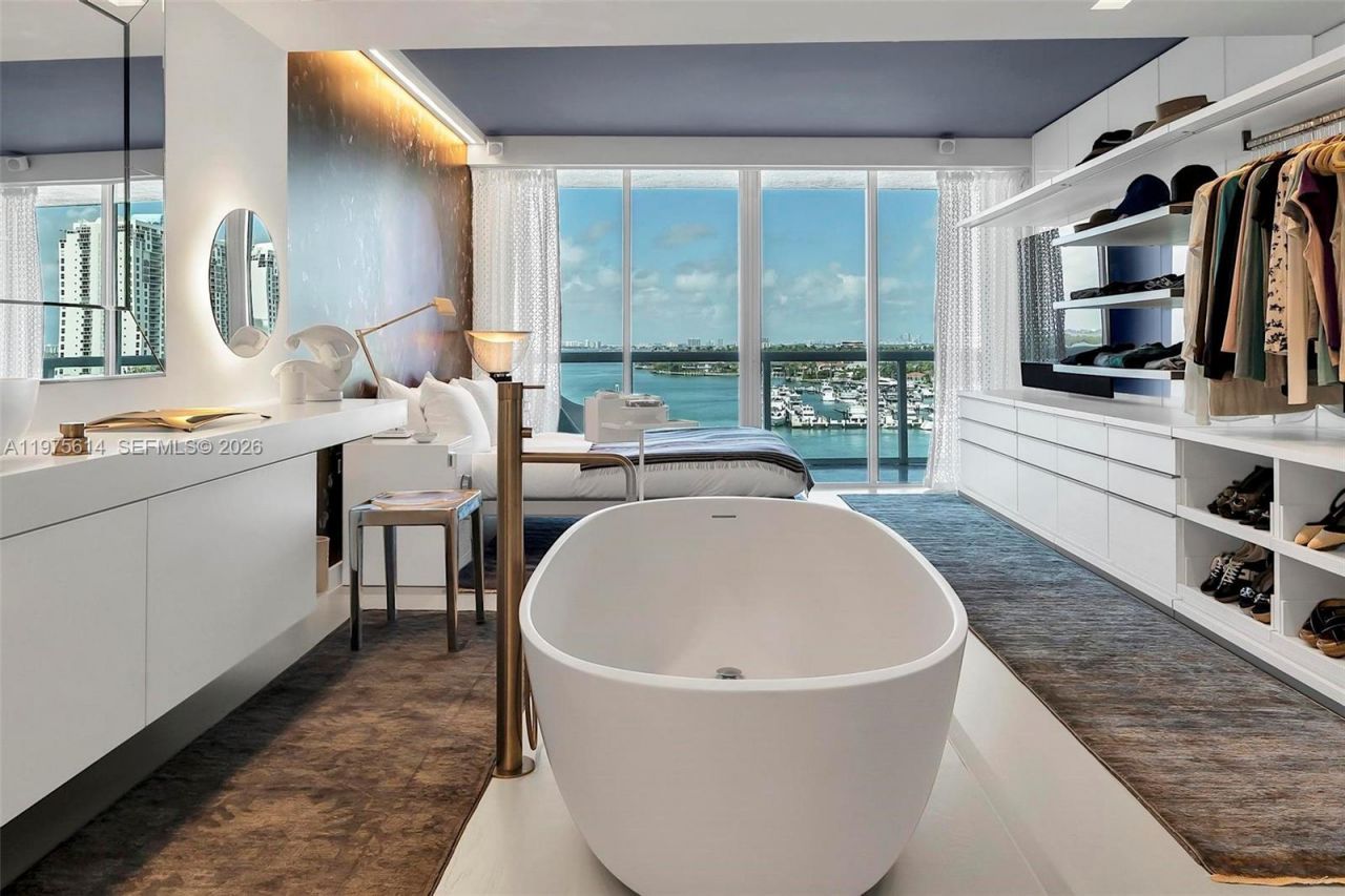 10 Venetian Way , Unit 904, Miami Beach, FL 33139 Photo