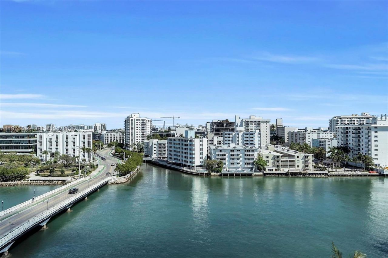 10 Venetian Way , Unit 904, Miami Beach, FL 33139 Photo
