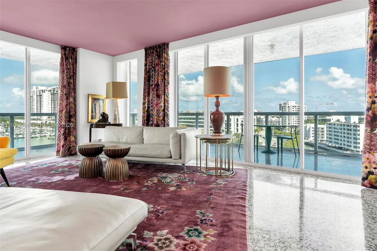 10 Venetian Way , Unit 904, Miami Beach, FL 33139 Photo