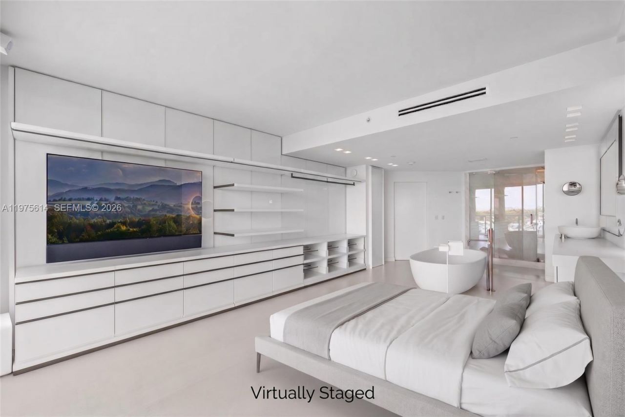 10 Venetian Way, Unit 904, Miami Beach, FL 33139 Photo