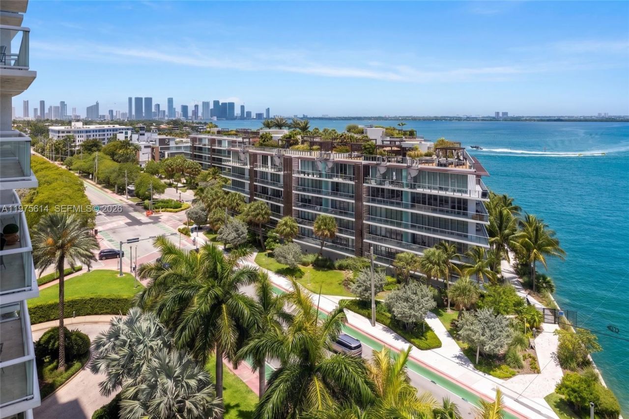 10 Venetian Way, Unit 904, Miami Beach, FL 33139 Photo