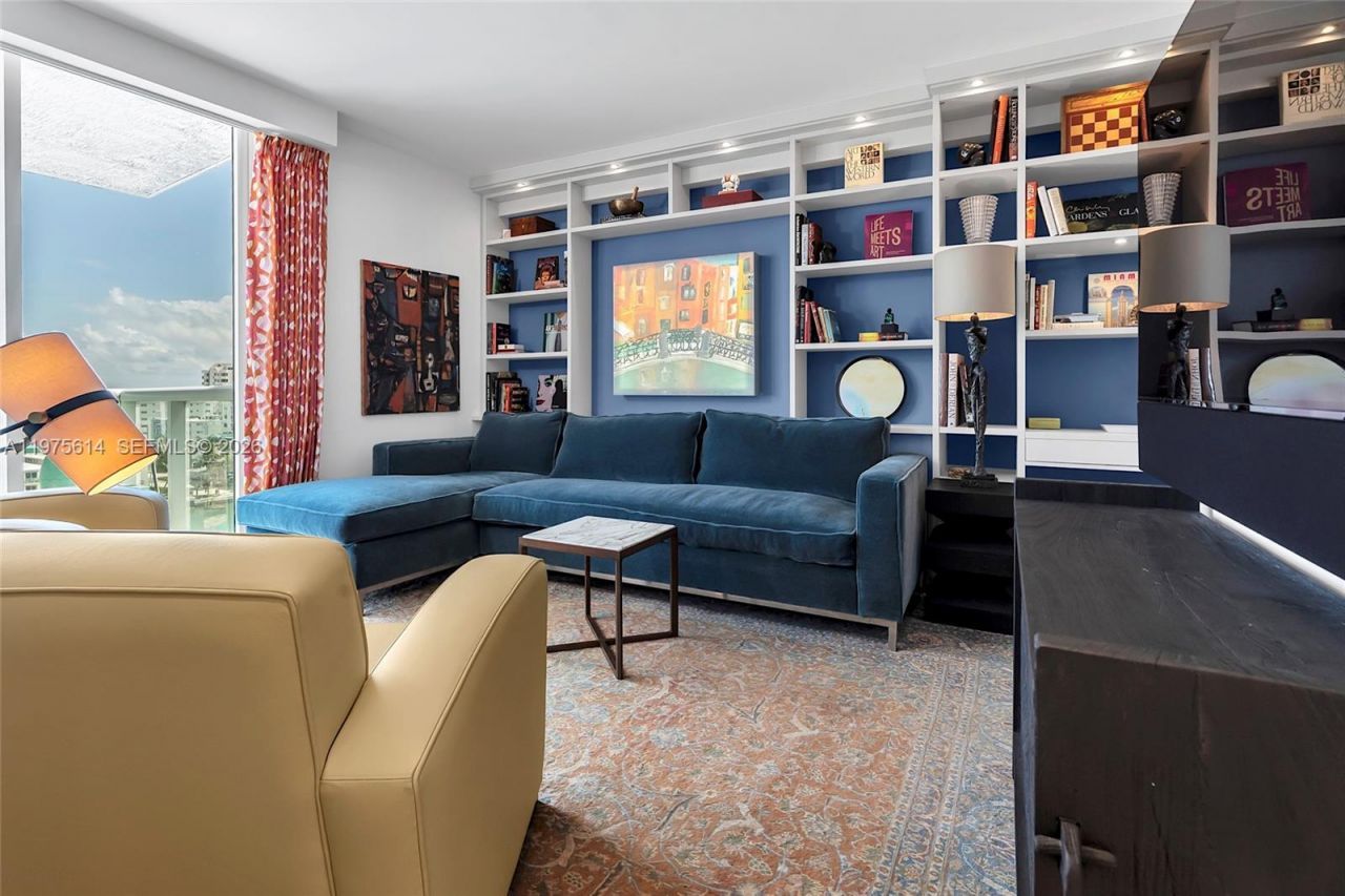 10 Venetian Way, Unit 904, Miami Beach, FL 33139 Photo