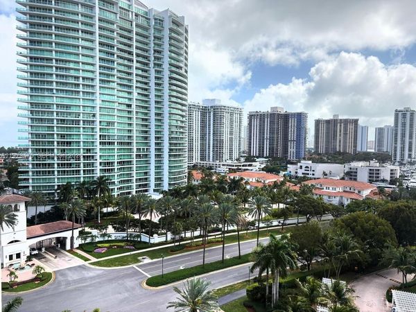 20000 E Country Club Dr , Unit 1107, Aventura, FL 33180