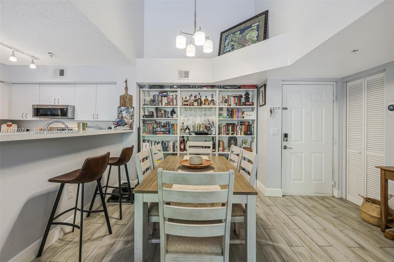 12172 Saint Andrews Pl , Unit 307, Miramar, FL 33025 Photo