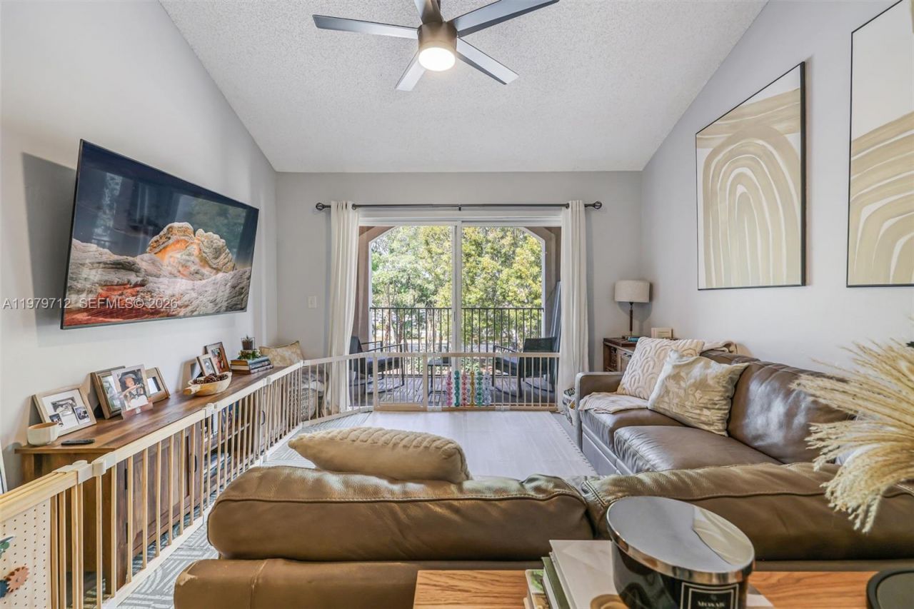 12172 Saint Andrews Pl , Unit 307, Miramar, FL 33025 Photo