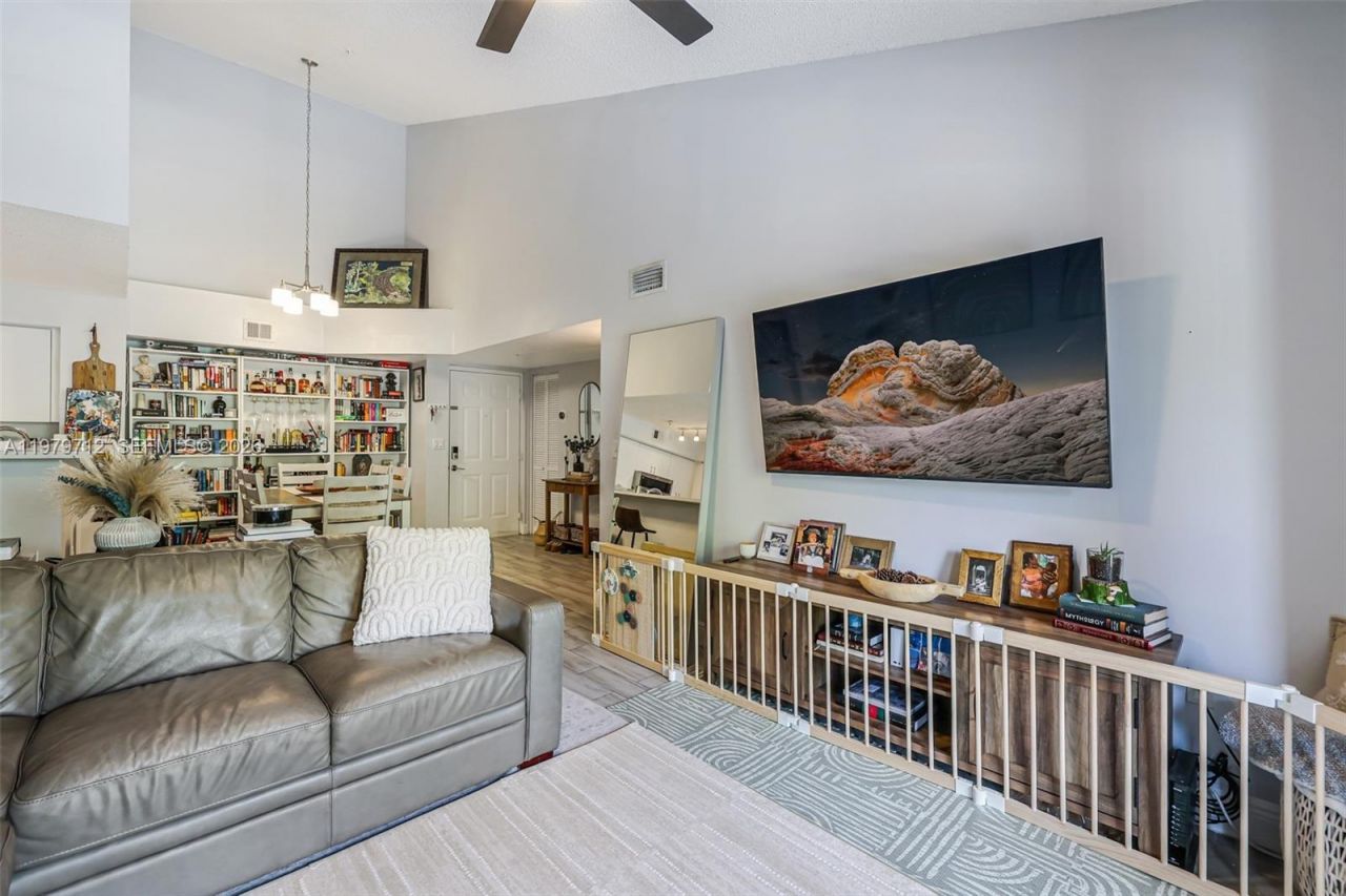 12172 Saint Andrews Pl , Unit 307, Miramar, FL 33025 Photo