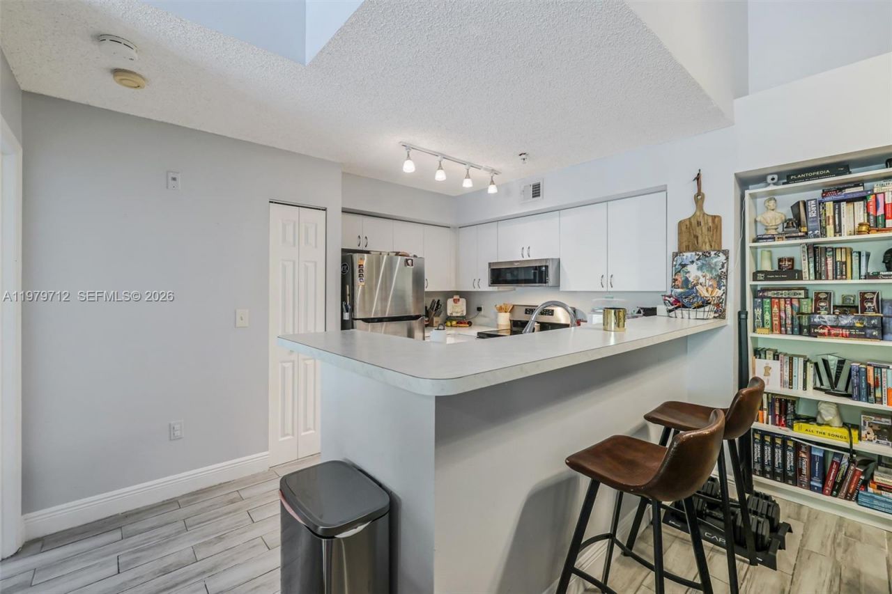 12172 Saint Andrews Pl , Unit 307, Miramar, FL 33025 Photo