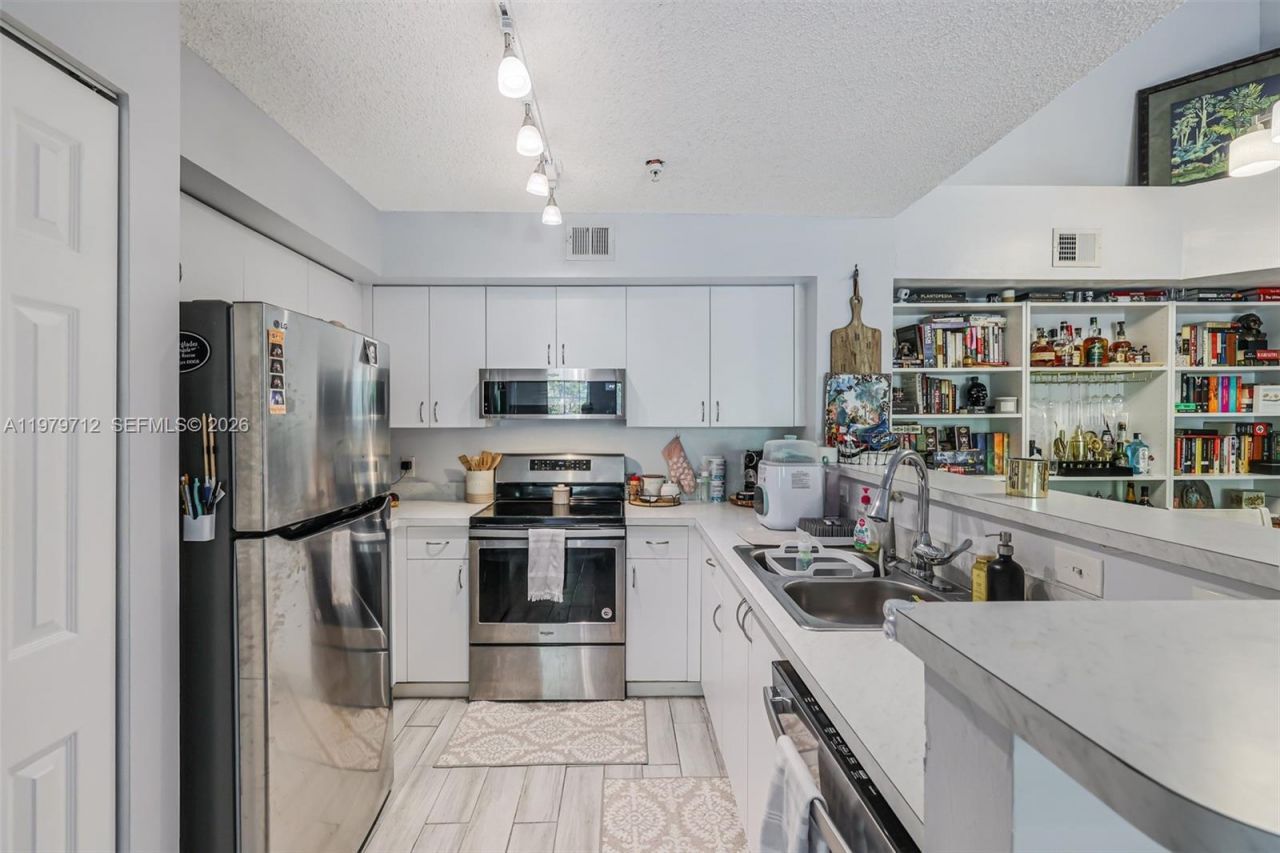 12172 Saint Andrews Pl , Unit 307, Miramar, FL 33025 Photo