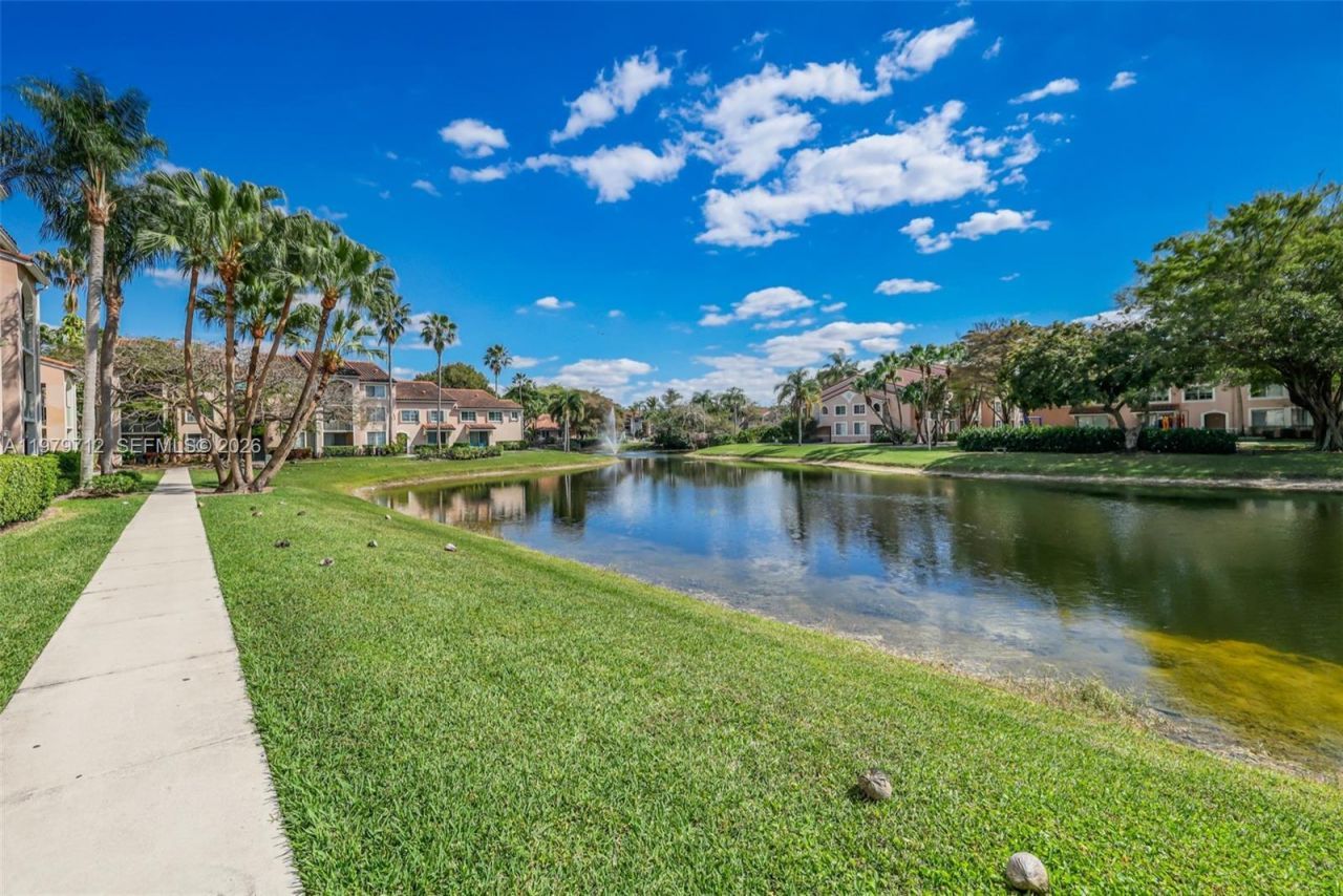 12172 Saint Andrews Pl , Unit 307, Miramar, FL 33025 Photo