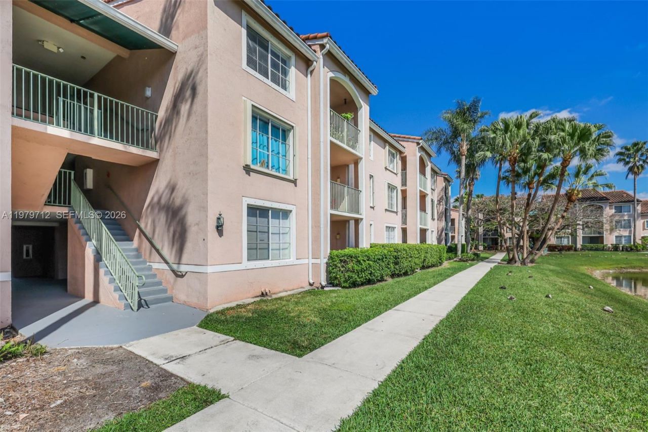 12172 Saint Andrews Pl , Unit 307, Miramar, FL 33025 Photo