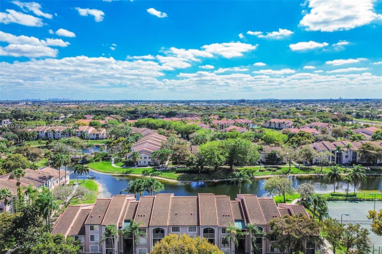 12172 Saint Andrews Pl , Unit 307, Miramar, FL 33025 Photo