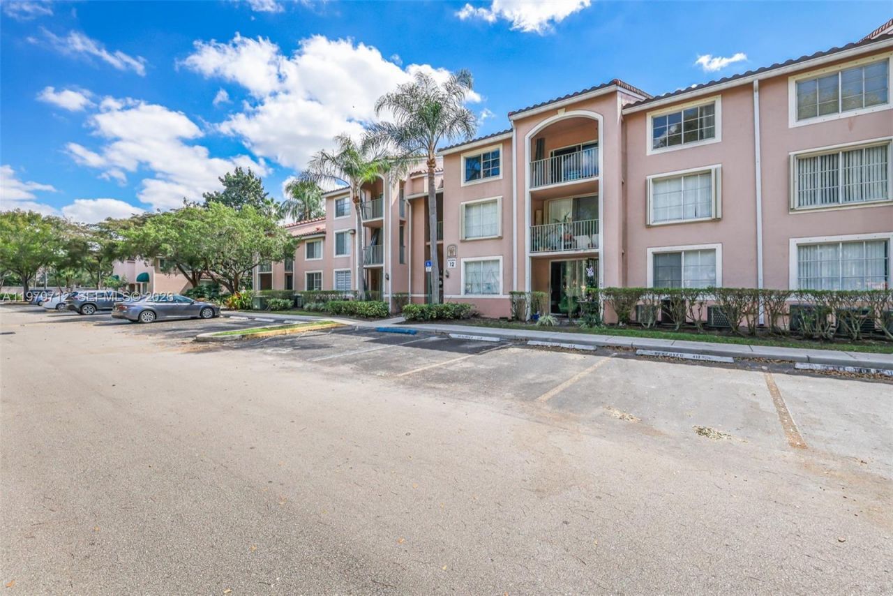 12172 Saint Andrews Pl , Unit 307, Miramar, FL 33025 Photo