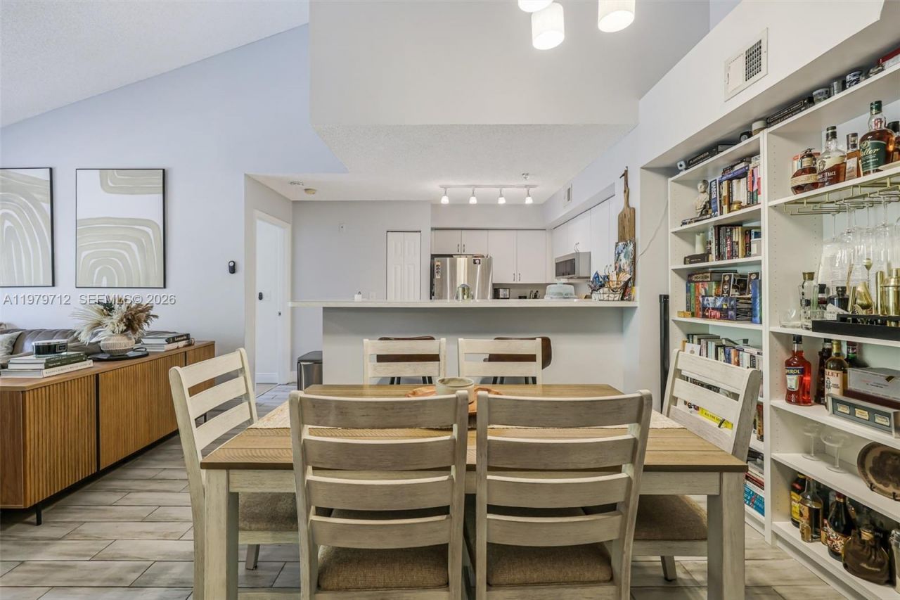 12172 Saint Andrews Pl , Unit 307, Miramar, FL 33025 Photo