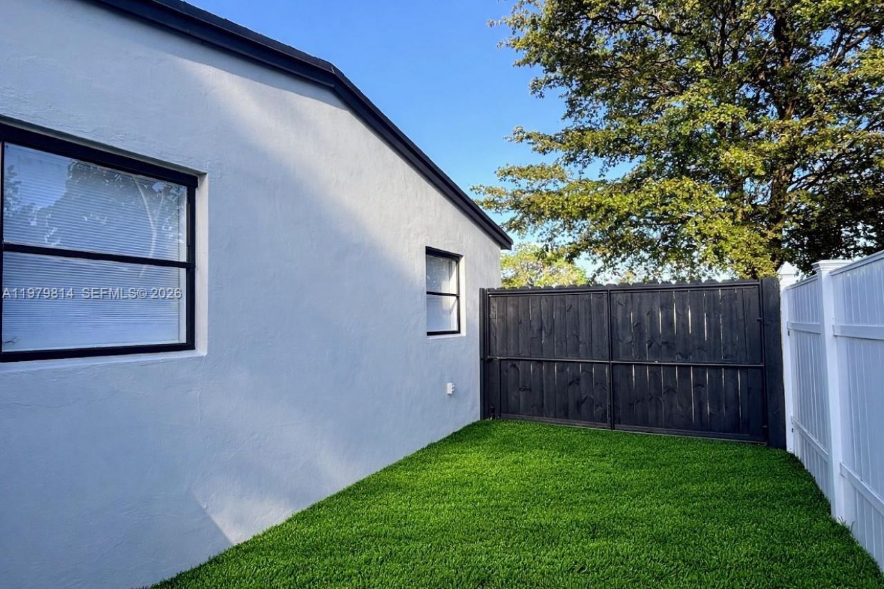 1400 N 70th Ter , Hollywood, FL 33024 Photo