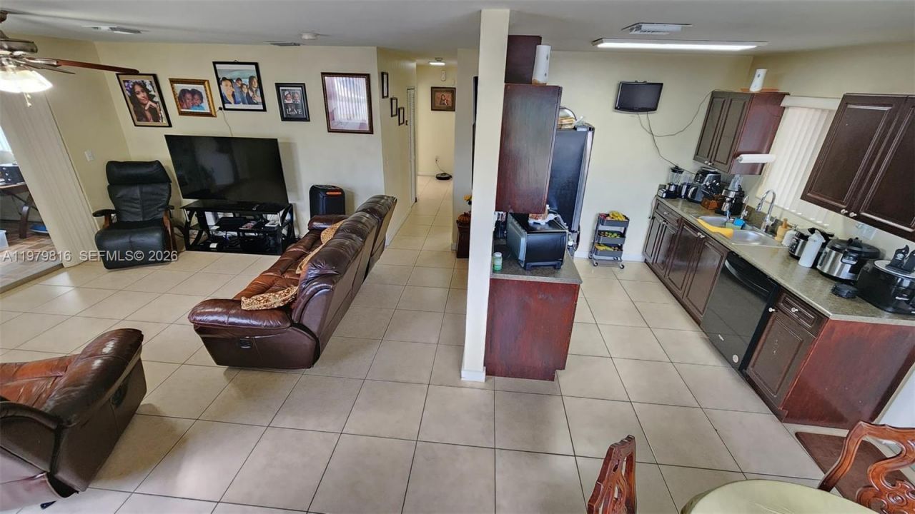 20120 NW 11th Ct, Miami Gardens, FL 33169 Photo
