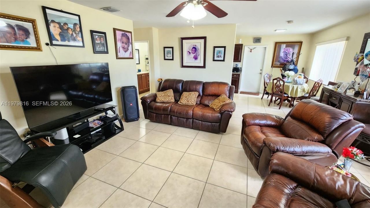20120 NW 11th Ct, Miami Gardens, FL 33169 Photo