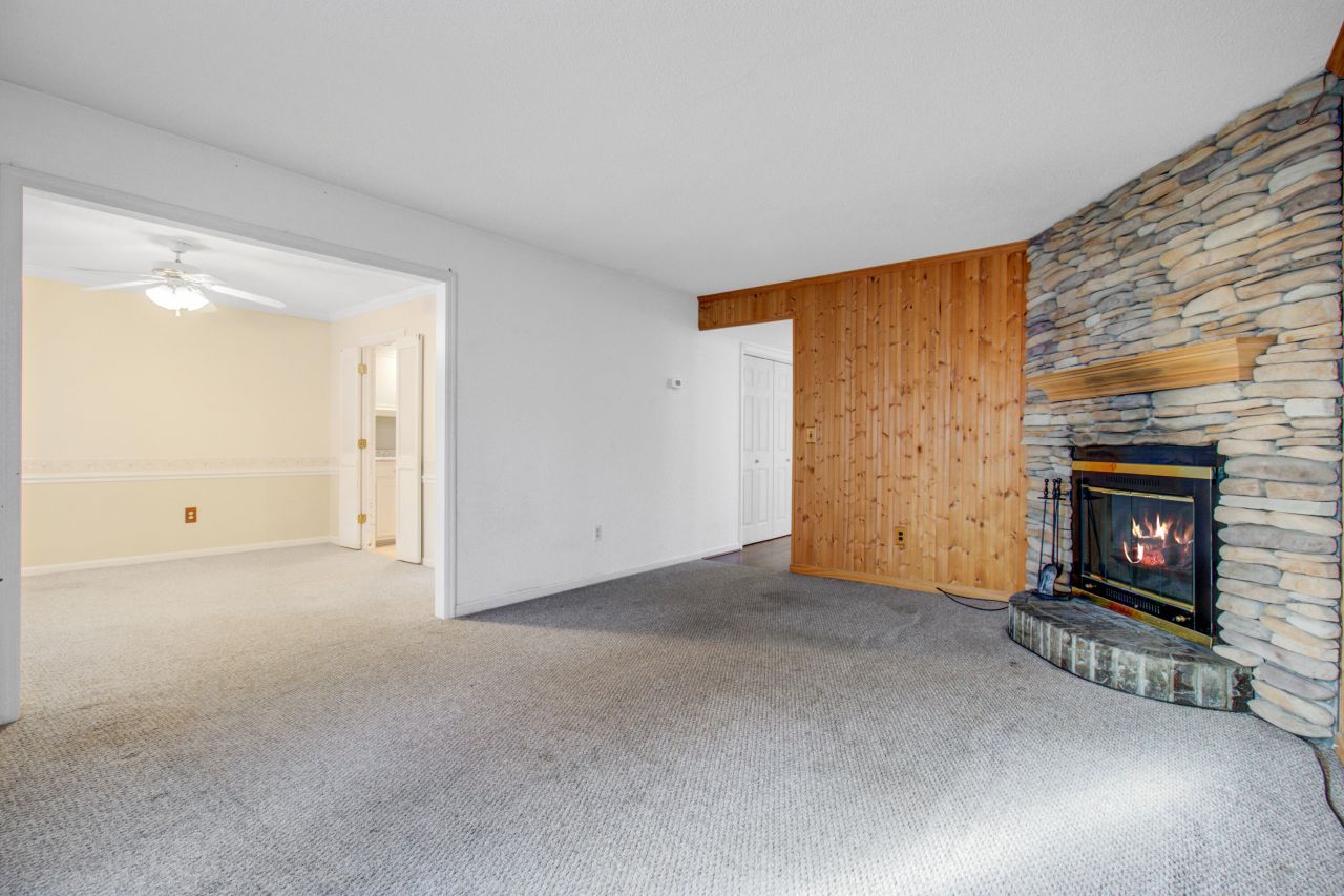 2932 Cathedral Lane Photo 19