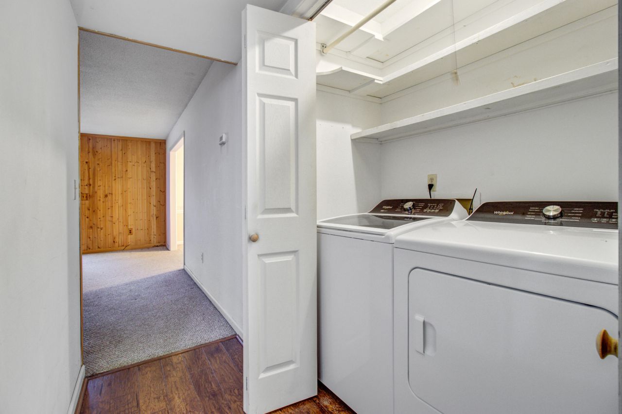 2932 Cathedral Lane Photo 20