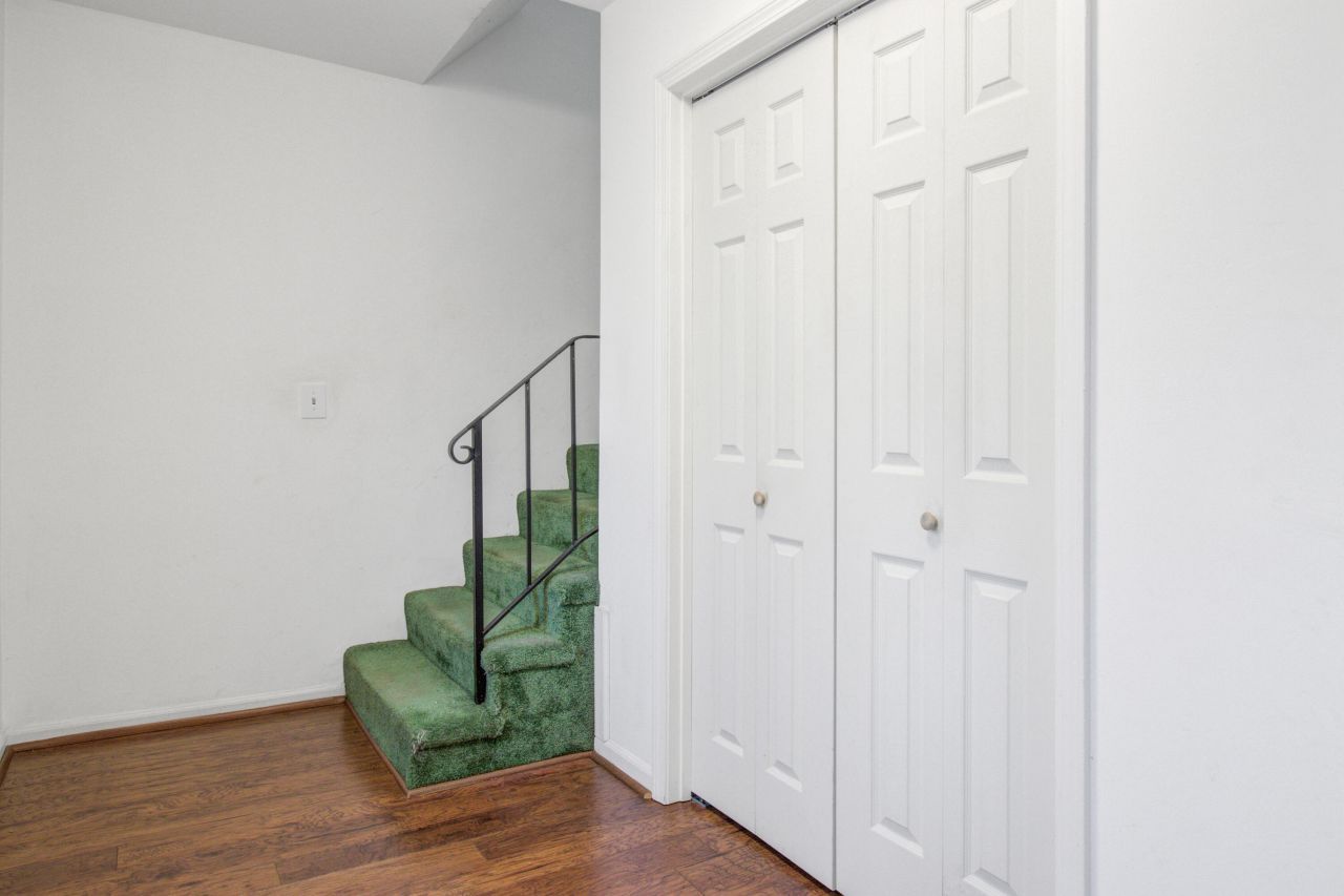 2932 Cathedral Lane Photo 23