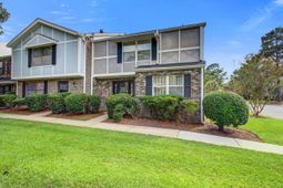 2932 Cathedral Lane photo 4