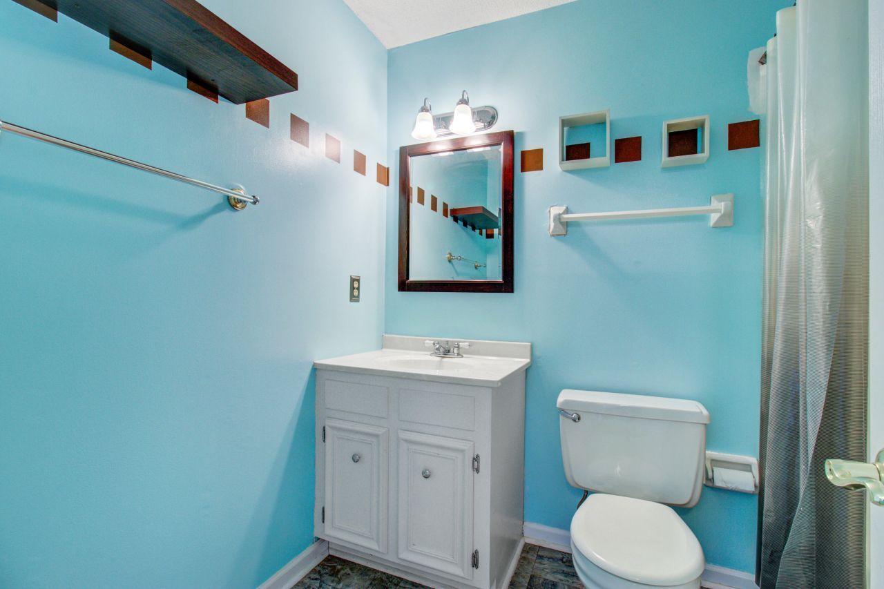 2932 Cathedral Lane Photo 35