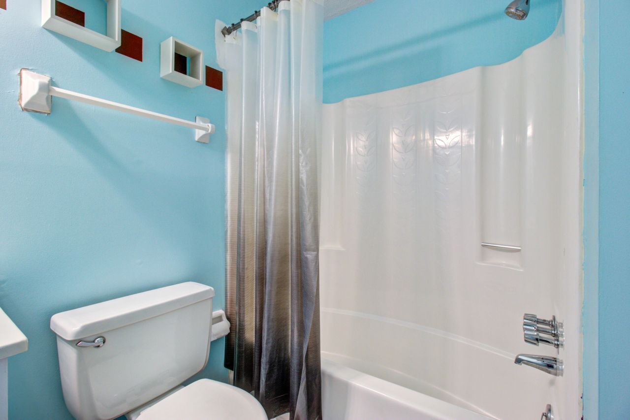 2932 Cathedral Lane Photo 36