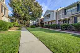 2932 Cathedral Lane photo 4