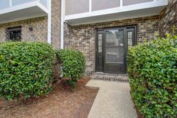 2932 Cathedral Lane photo 4