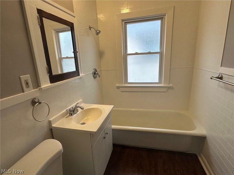 1764 Algonac Road, Cleveland, OH 44112 Photo 11