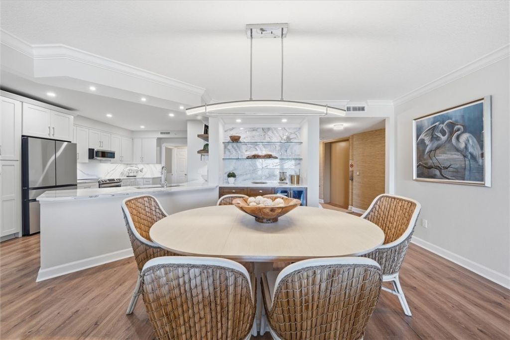 8814 S Sea Oaks Way, Unit 304, Vero Beach, FL 32963 Photo