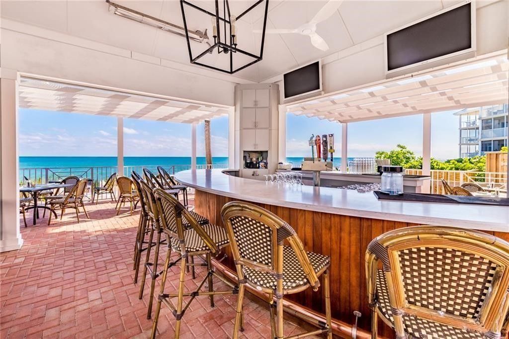 8814 S Sea Oaks Way, Unit 304, Vero Beach, FL 32963 Photo