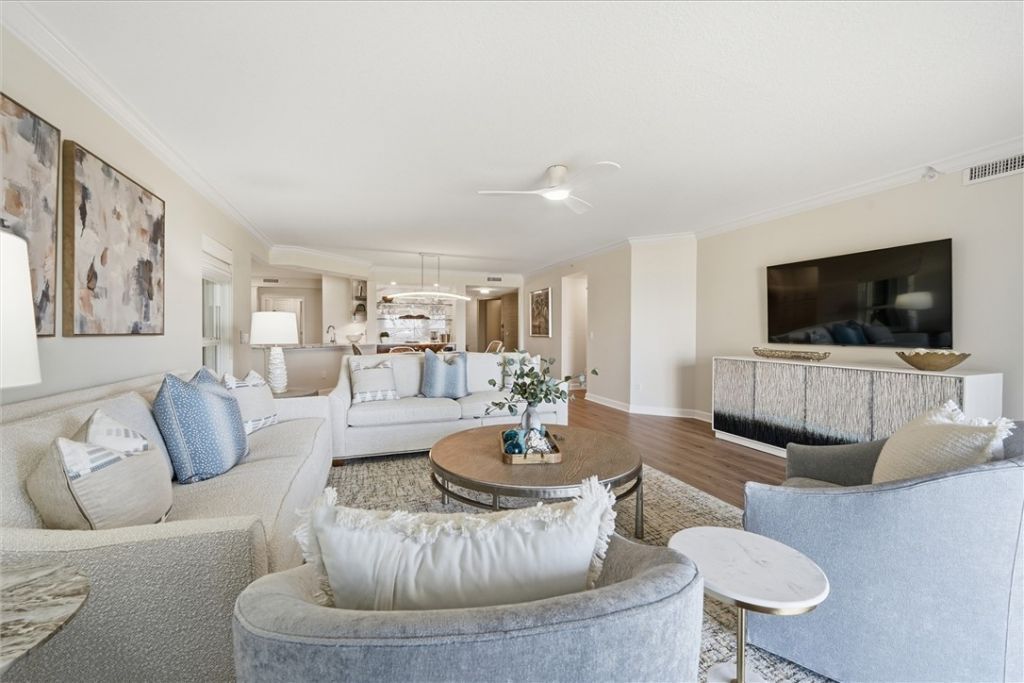 8814 S Sea Oaks Way, Unit 304, Vero Beach, FL 32963 Photo