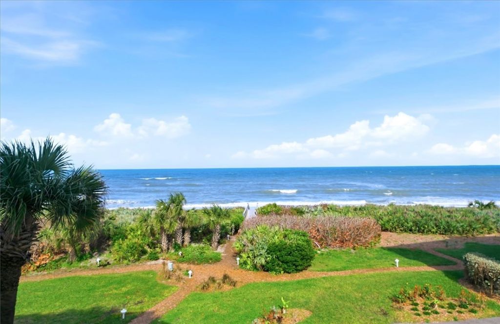 8814 S Sea Oaks Way, Unit 304, Vero Beach, FL 32963 Photo