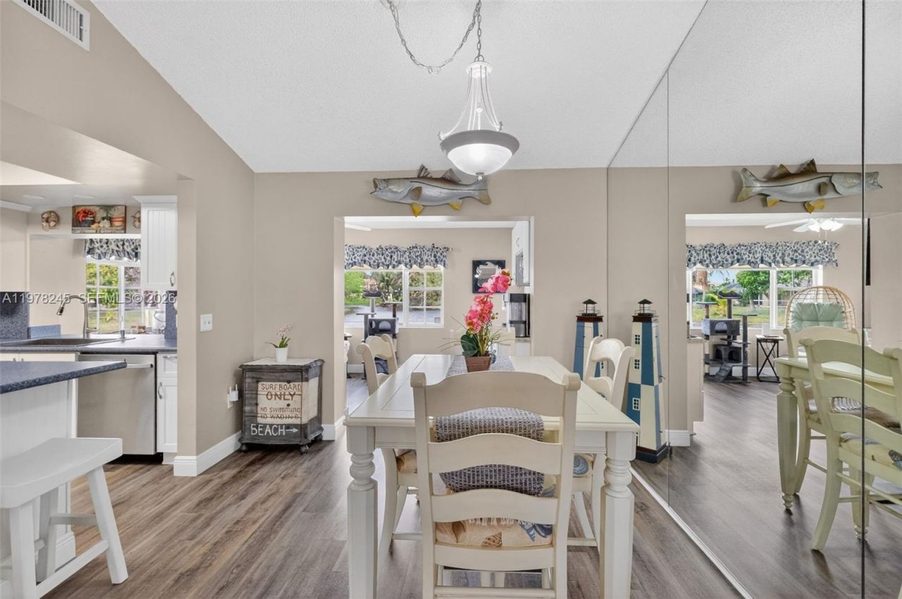 9291 NW 11th Ct, Pembroke Pines, FL 33024 Photo