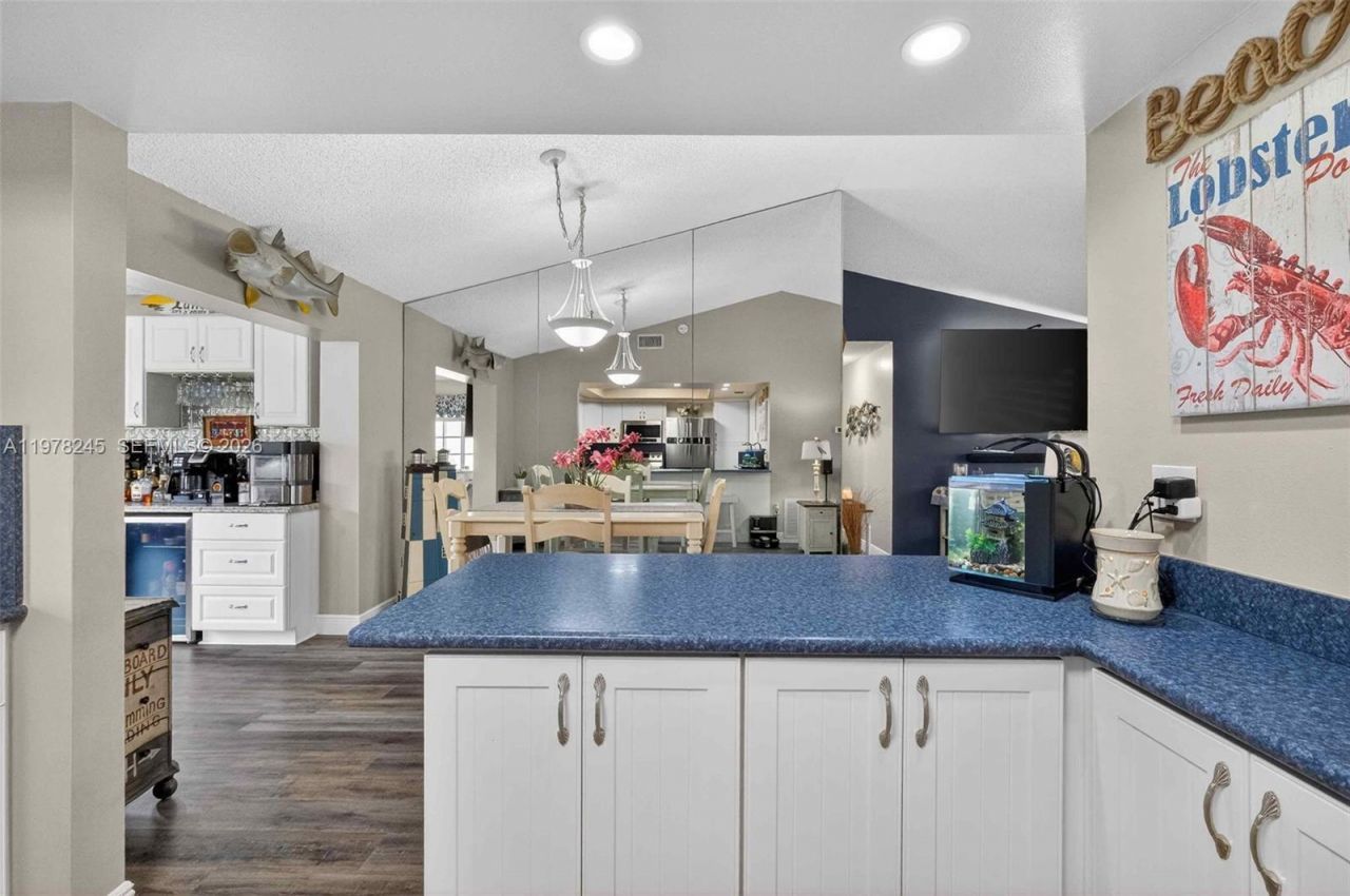 9291 NW 11th Ct, Pembroke Pines, FL 33024 Photo