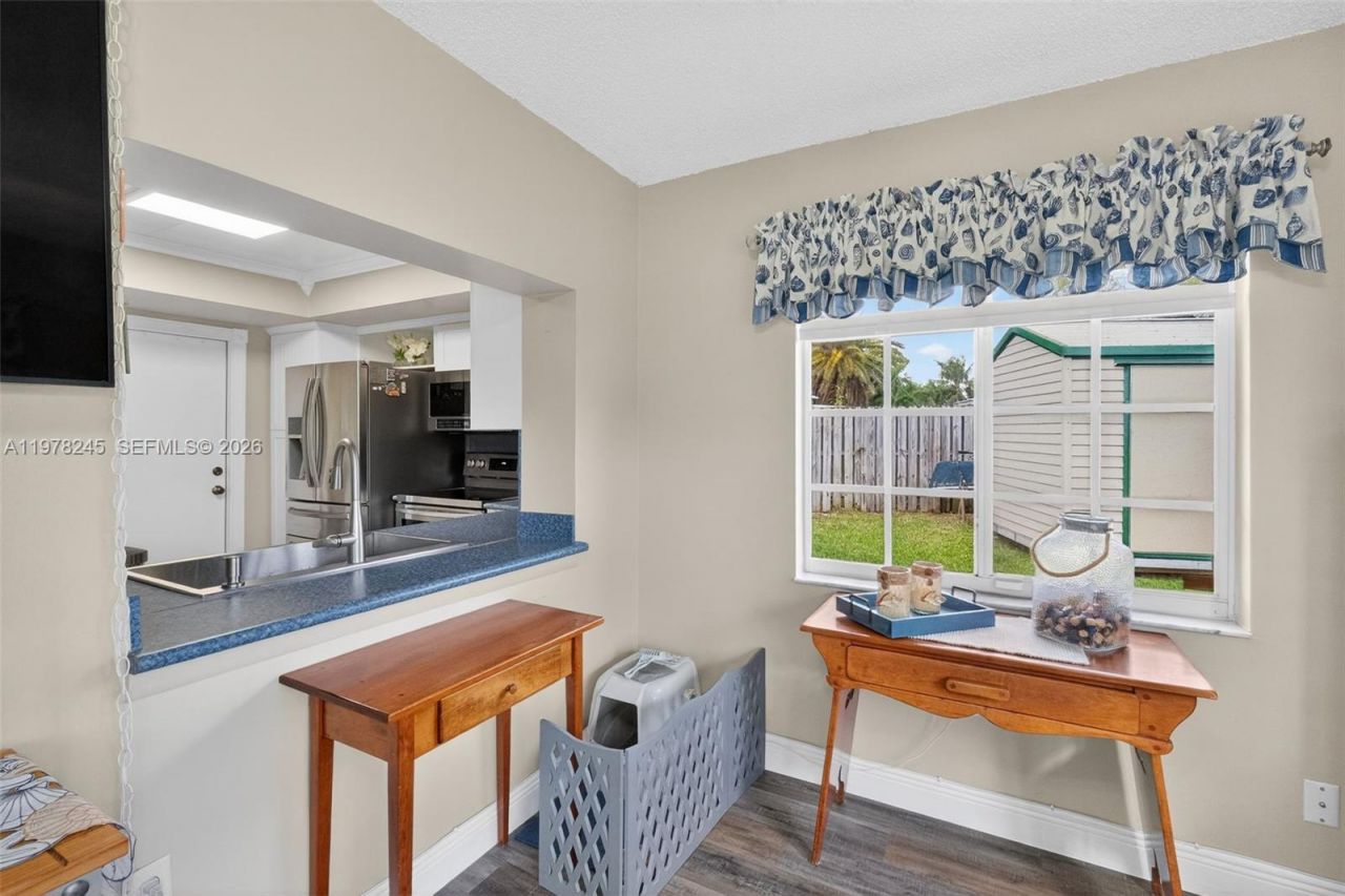 9291 NW 11th Ct, Pembroke Pines, FL 33024 Photo