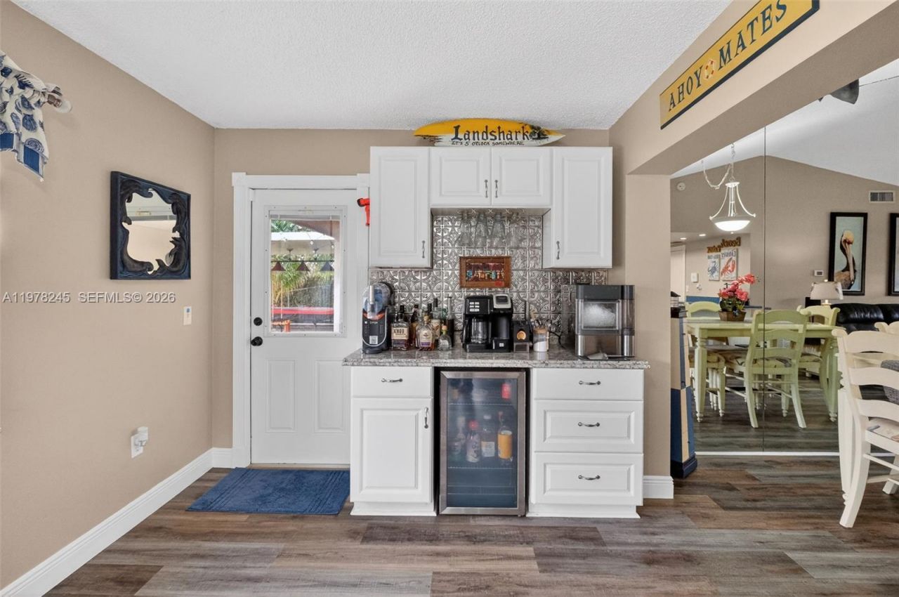 9291 NW 11th Ct , Pembroke Pines, FL 33024 Photo