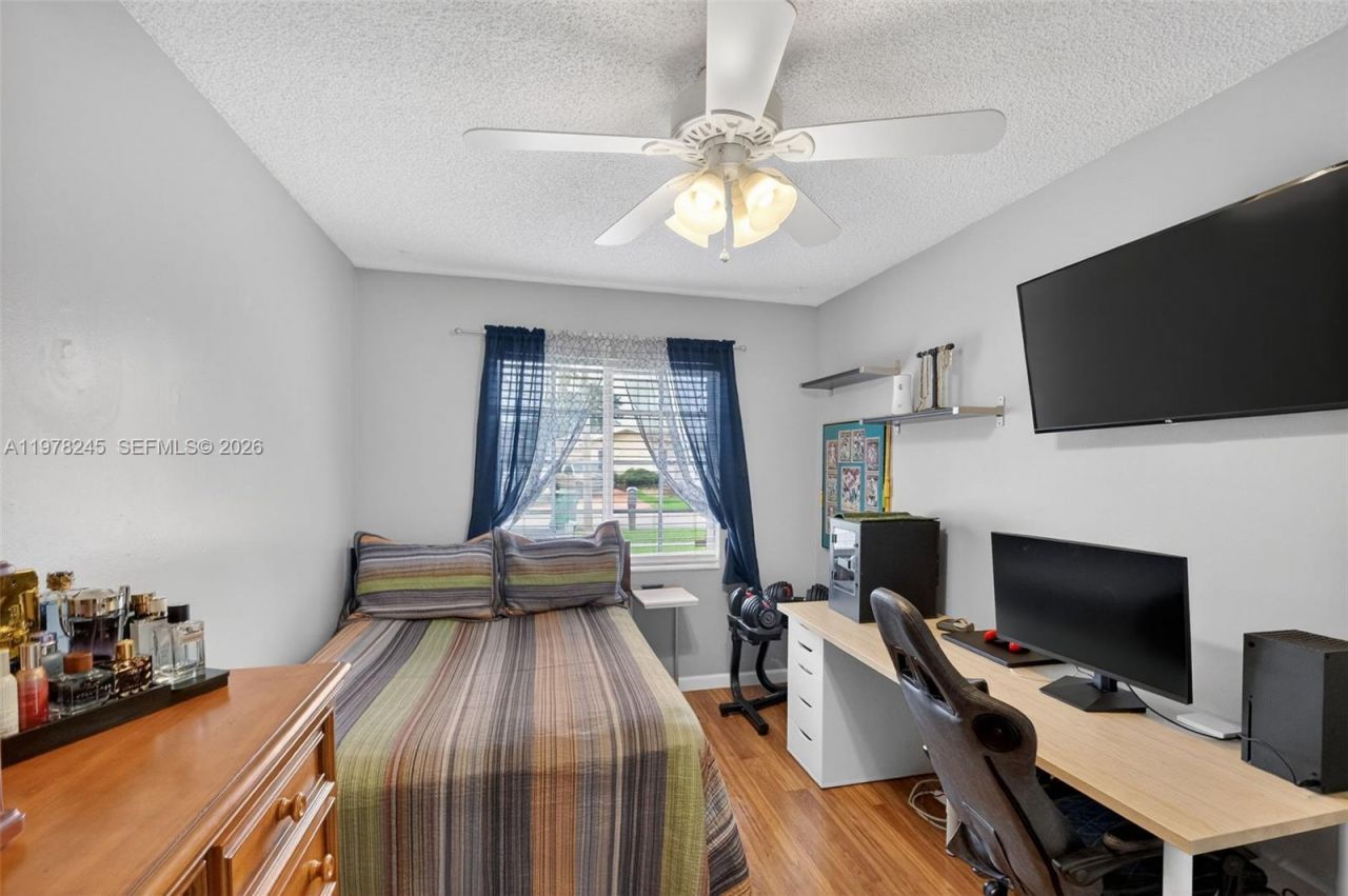 9291 NW 11th Ct, Pembroke Pines, FL 33024 Photo