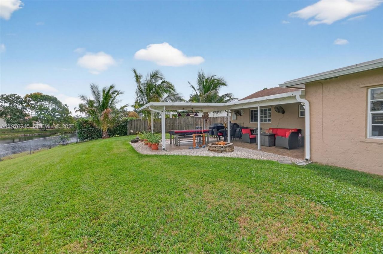 9291 NW 11th Ct , Pembroke Pines, FL 33024 Photo