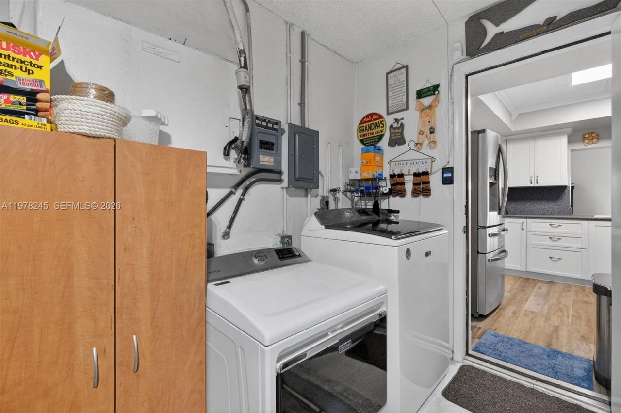 9291 NW 11th Ct , Pembroke Pines, FL 33024 Photo